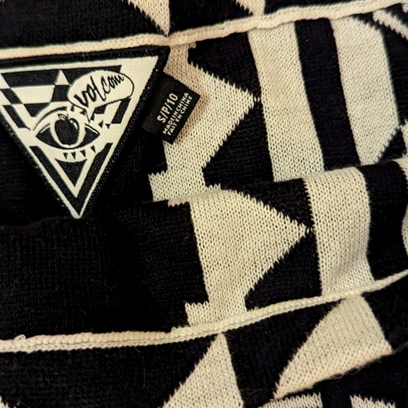 Volcom mini skirt - Picture 3 of 4